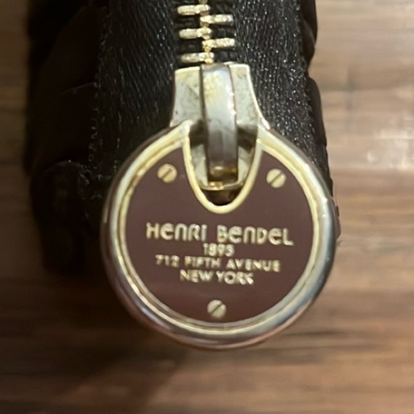 Henri Bendel Black Satin Pleated Small Coin Purse - Picture 6 of 7